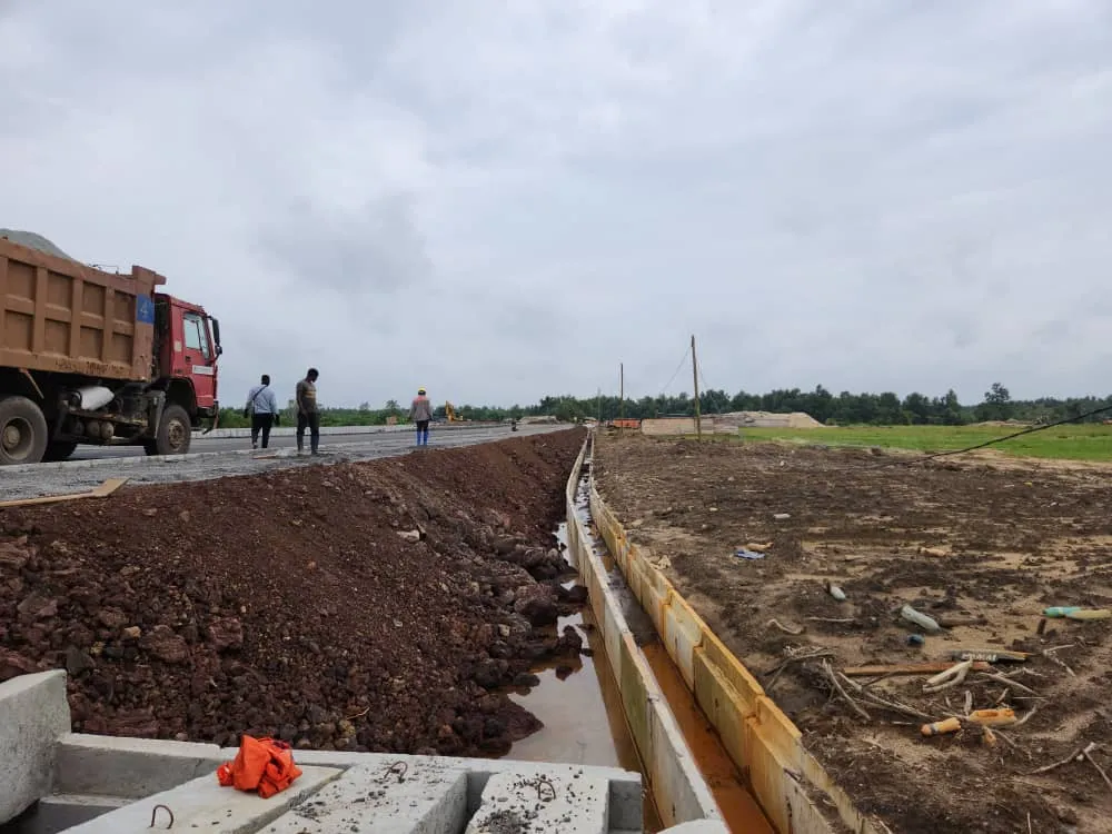 Terrain titré à vendre à bonamoussadi denver bordure goudron 5000m2 Lea Group Sarl Cameroun