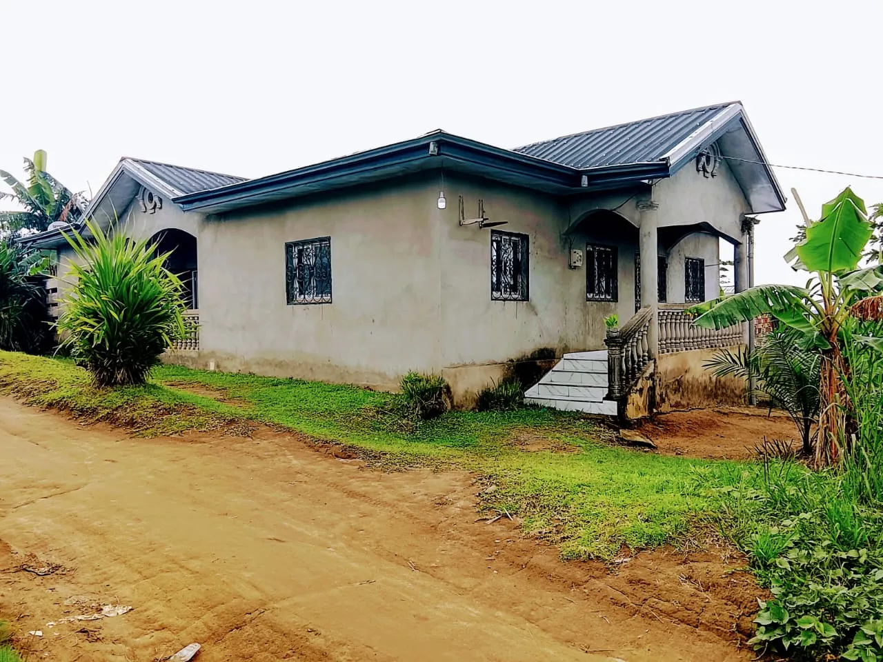 Villa à vendre à douala pk14 a proximité du goudron  au Cameroun
