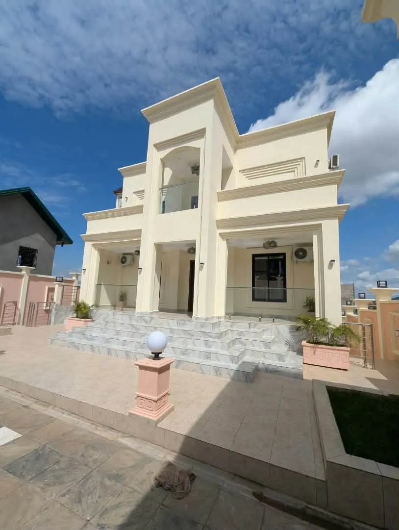 ▪️DUPLEX SUPER STANDING A VENDRE  📍YAOUNDÉ, QUARTIER #HAPPI Lea Group Sarl Cameroun