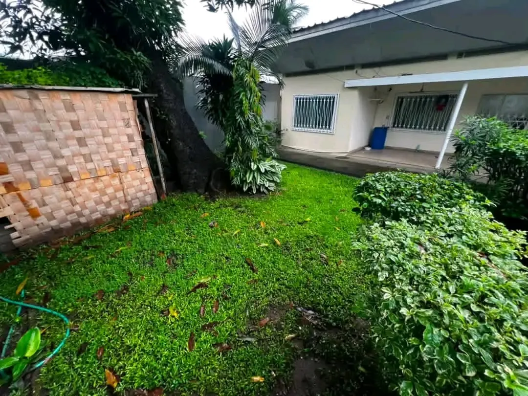 MAGNIFIQUE VILLA À LOUER  📍DOUALA, QUARTIER #BONAPRISO  au Cameroun