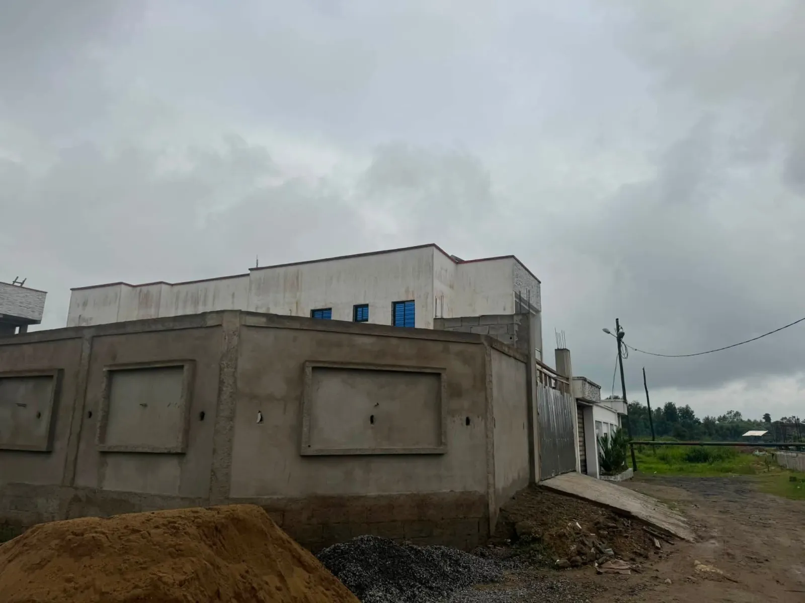 Terrain titré a vendre a bonamoussadi denver au niveau du complexe sportif Ngannou — Léa Group au Cameroun