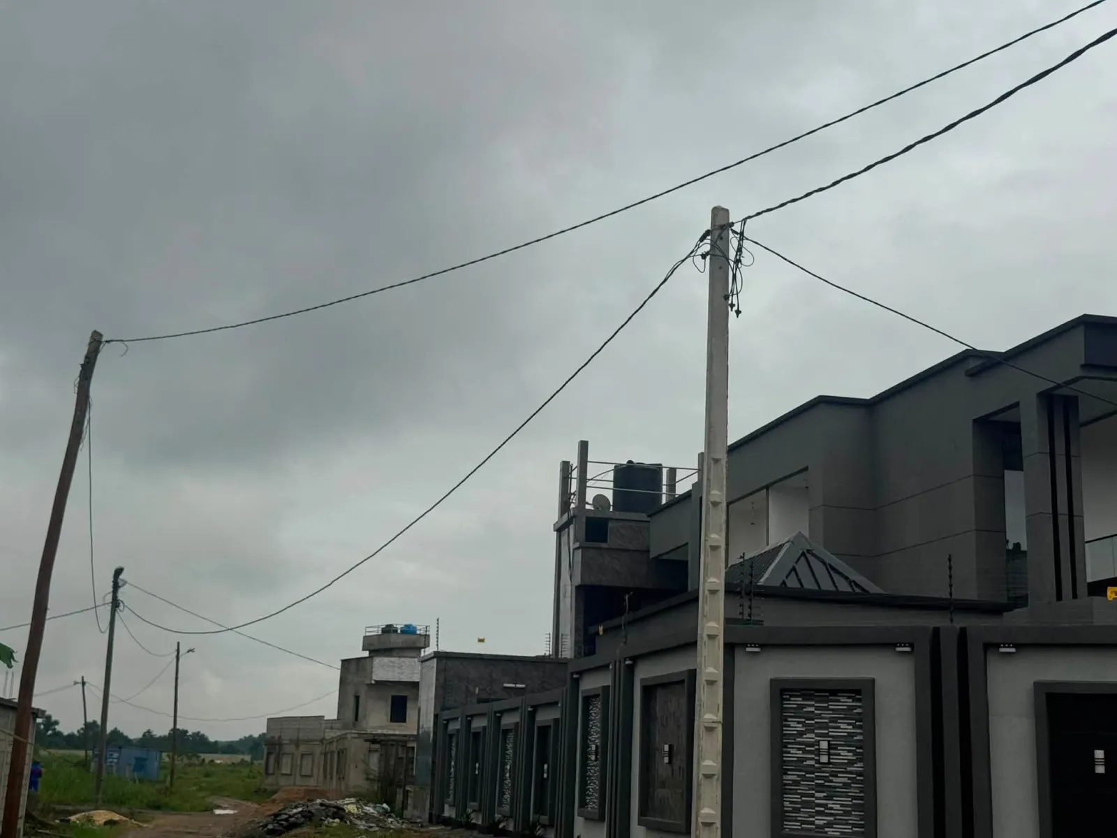 Terrain titré à vendre a bonamoussadi denver superficie 500 et 300m2 — Léa Group au Cameroun