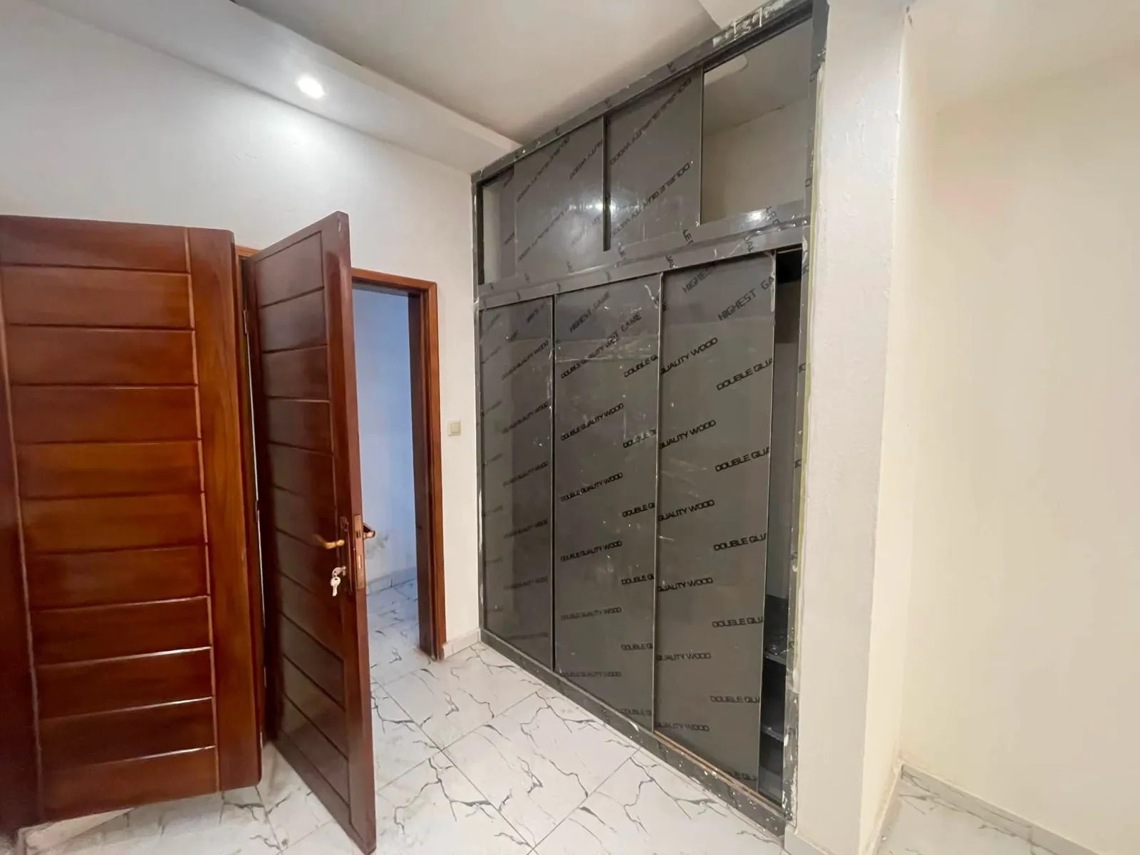 ▪️MAGNIFIQUE #STUDIO À LOUER  📍DOUALA, QUARTIER #BONAPRISO — Léa Group au Cameroun