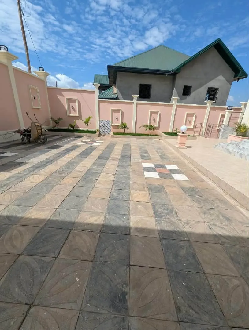 ▪️DUPLEX SUPER STANDING A VENDRE  📍YAOUNDÉ, QUARTIER #HAPPI — Léa Group au Cameroun