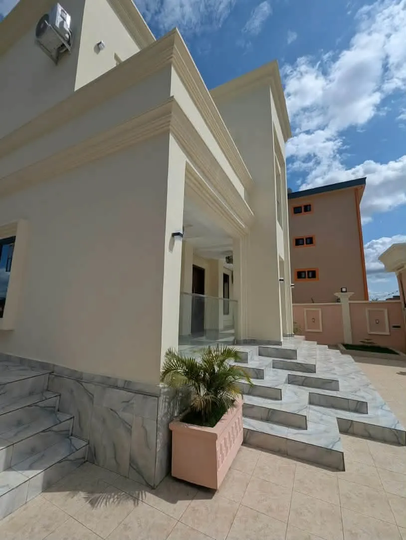 ▪️DUPLEX SUPER STANDING A VENDRE  📍YAOUNDÉ, QUARTIER #HAPPI — Léa Group au Cameroun