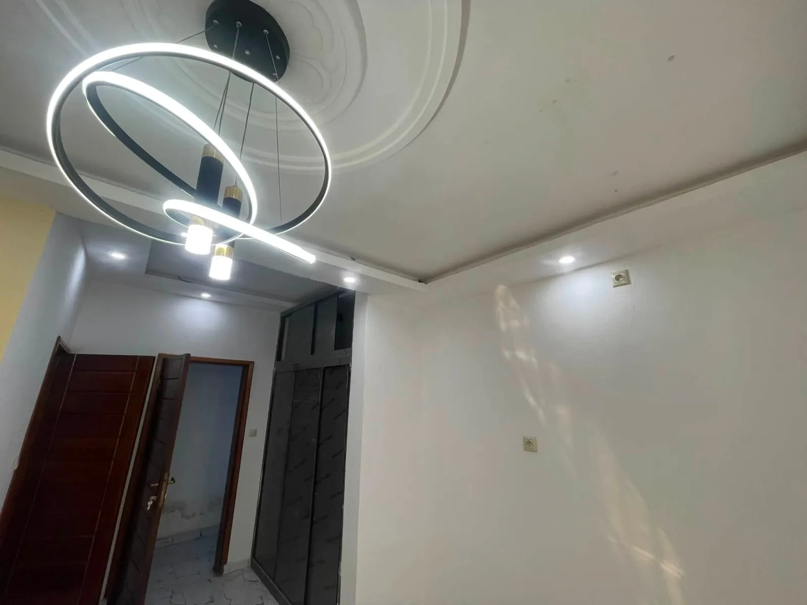 ▪️MAGNIFIQUE #STUDIO À LOUER  📍DOUALA, QUARTIER #BONAPRISO — Léa Group au Cameroun