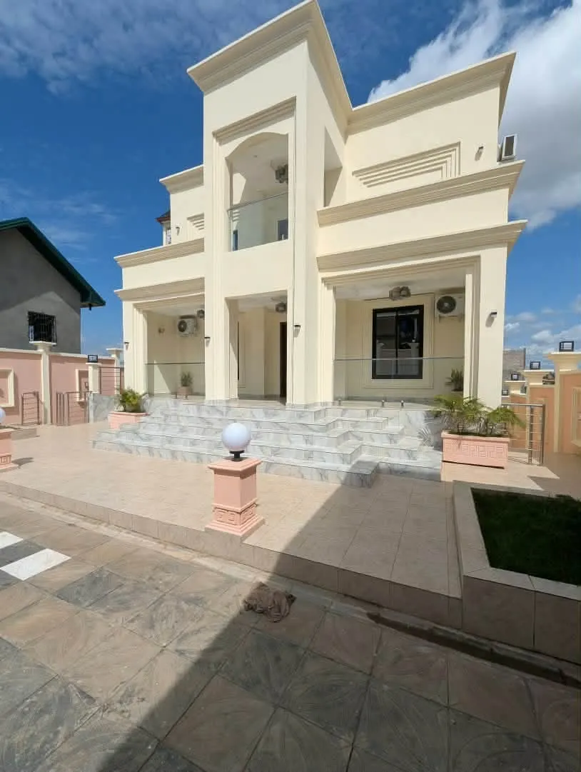 ▪️DUPLEX SUPER STANDING A VENDRE  📍YAOUNDÉ, QUARTIER #HAPPI — Léa Group au Cameroun